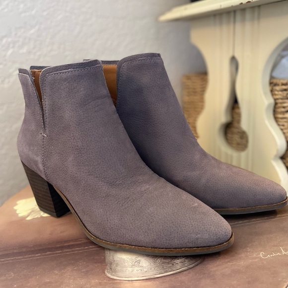 Lucky Brand ‼️New‼️ Leather Ankle Boots in Gray/Purple - Picture 1 of 4